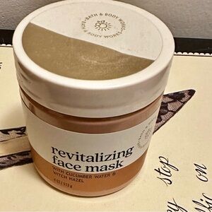 Bath & Body Works Revitalizing Face Mask